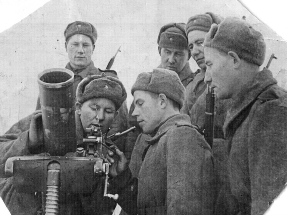 Расчет братьев Шумовых.  1944 год. 