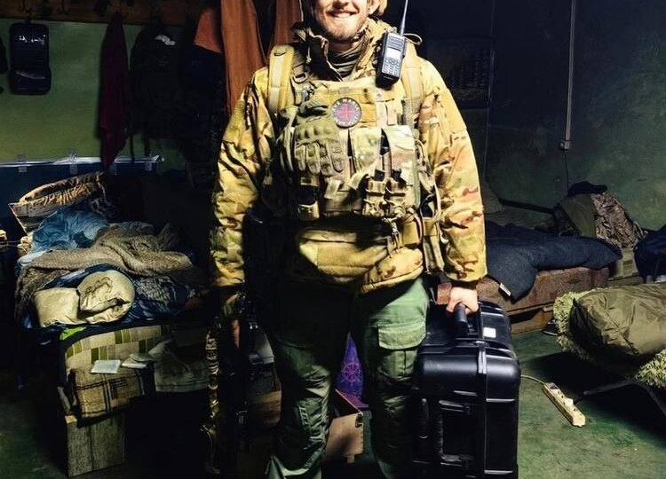 ПОТОМУ ЧТО ОН ВОЮЕТ