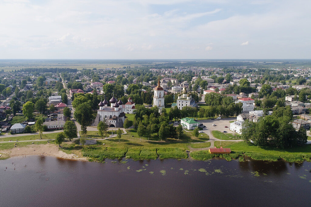 Город Каргополь расположен на равнине, вид сверху открывается только с колокольни