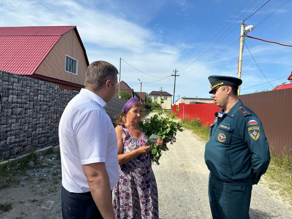    Спасатели Сургута напомнили дачникам правила пожарной безопасности