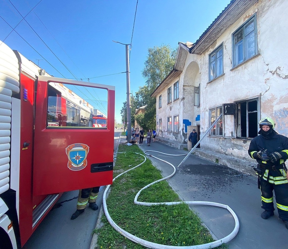 «Из окон вылил черный дым»: стали известны подробности пожара в