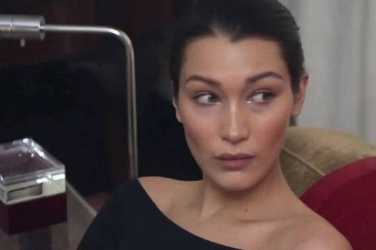    Белла Хадид будет судиться с Adidas из-за скандальной рекламы кроссовок