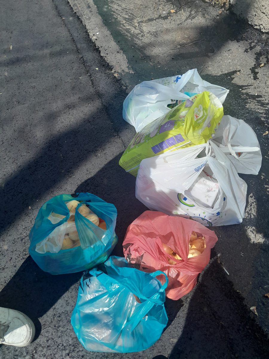 В ожидании пирожка и шаурмы))