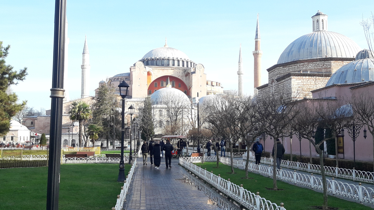 Улицы Стамбула. Личное фото. Листайте вправо