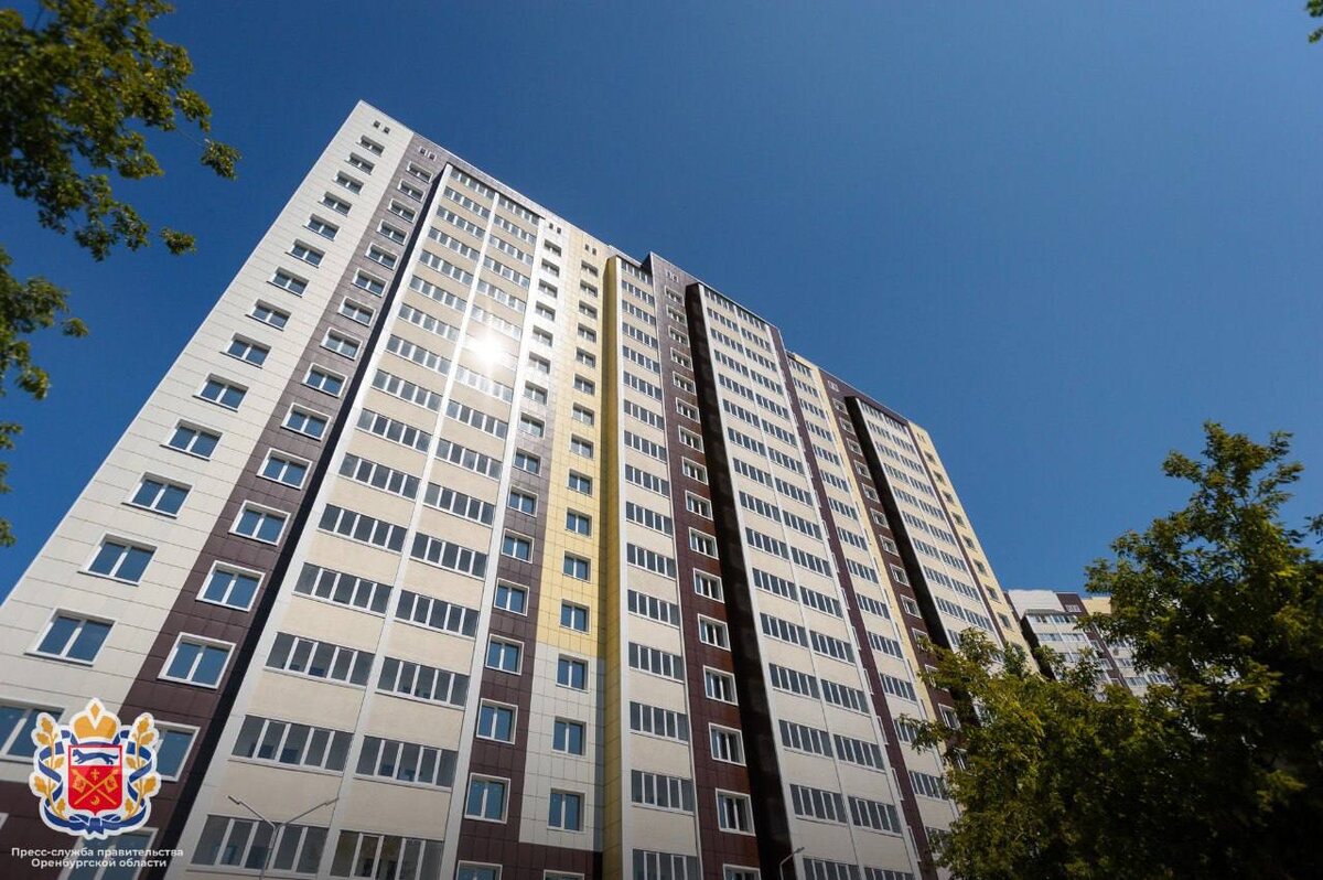    Владельцы квартир на улице Планерной в Оренбурге получили свои ключи спустя 6 лет после начала строительства