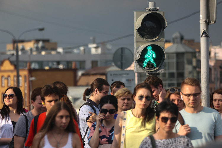    В Казани работает адаптивная система управления дорожным движением, к которой уже подключили 219 светофоров. В это число в 2024 году добавят еще 14 объектов.   
Фото: «БИЗНЕС Online»