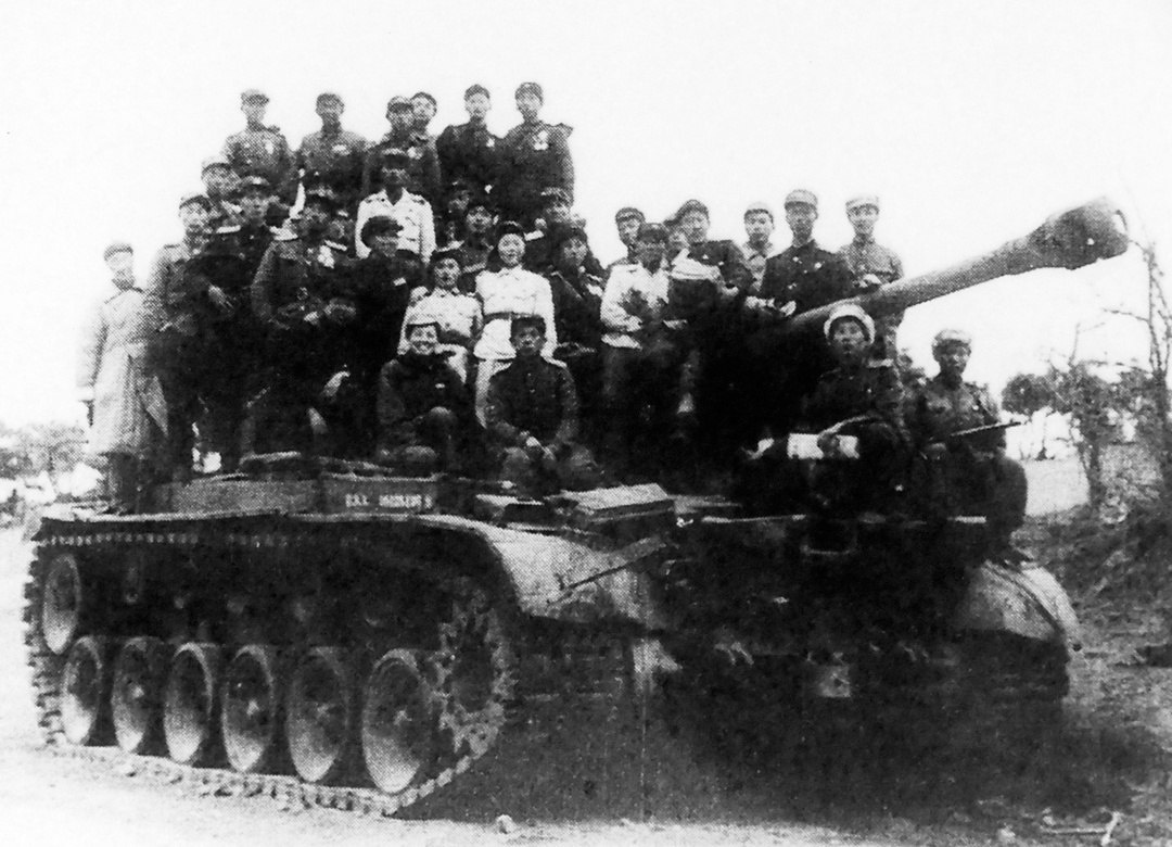 В начале 50-х годов появились первые трофейные американские танки. Они стали предметом пристального изучения.