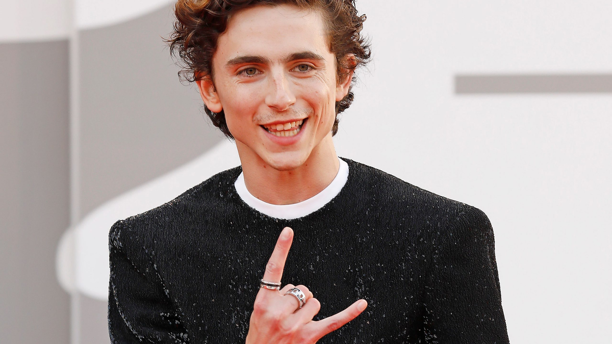 Присмотритесь получше к  "надежде Голливуда", листайте фотогаллерею.