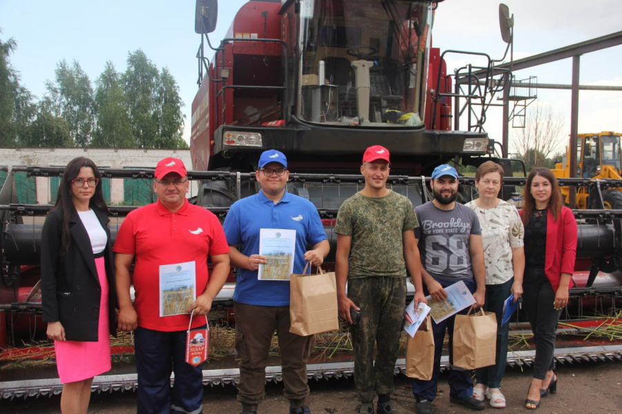     Передовики ОАО "Копыльское": главное не лидерство, а качественная уборка