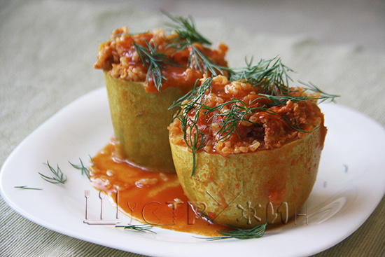 Фаршированный кабачок.