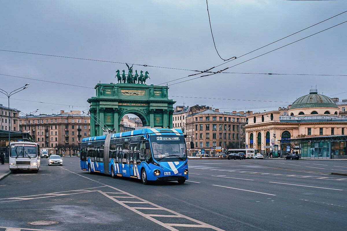 В городе хорошо развита транспортная инфраструктура, так что вполне можно обходиться без машины и передвигаться с комфортом. Источник: Shutterstock📷
