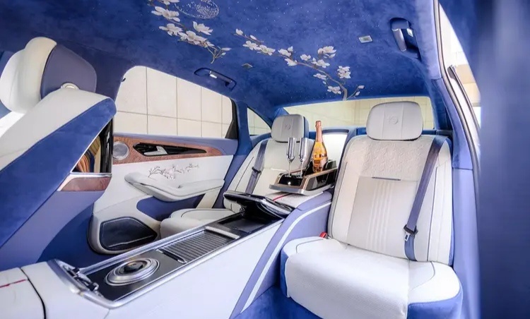 Интерьер Hongqi H9+