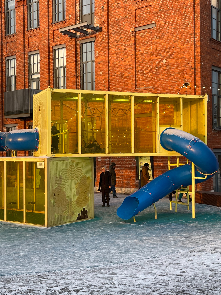 Площадка для детей в Севкабеле