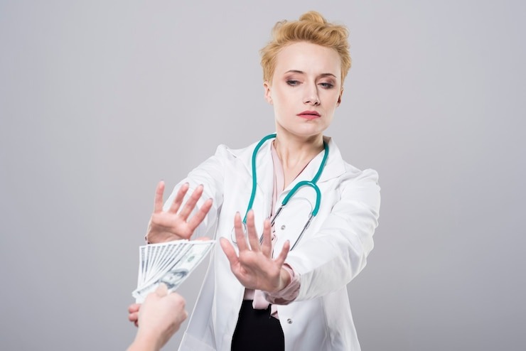 Как бесплатно лечиться в дорогих частных клиниках?