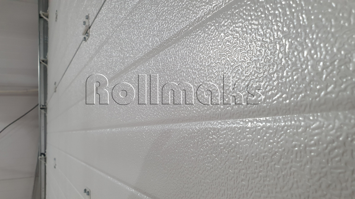 полотно секционных ворот