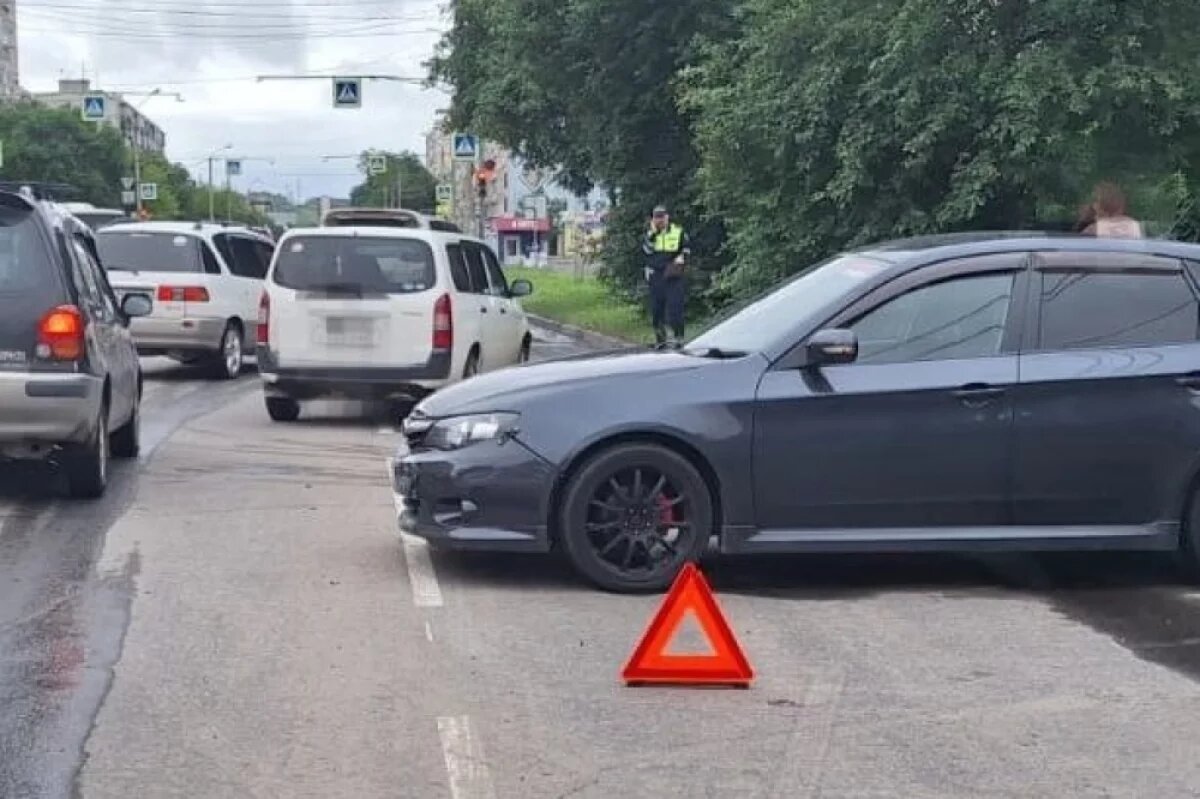    В Комсомольске начинающий субарист устроил ДТП, пострадала 5-летняя девочка