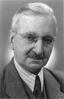 Теодор Калуца (1885-1954)