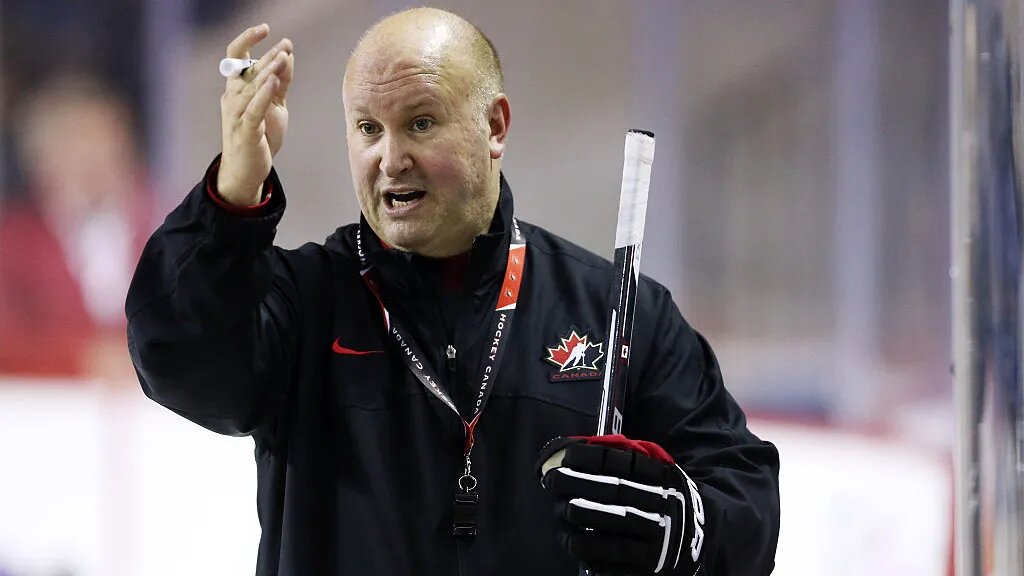 Бенуа Гру приехал к нам из Канады.