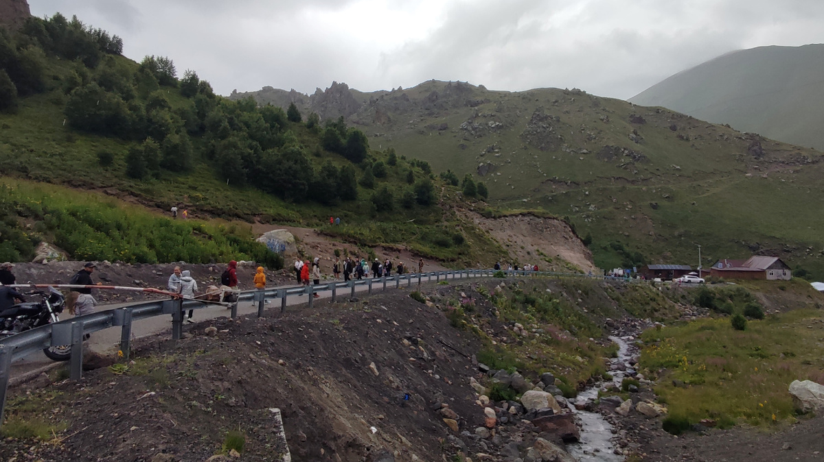 Хмурый осенний пейзаж в летнее время года. Джилы-Су. Июль 2024 год