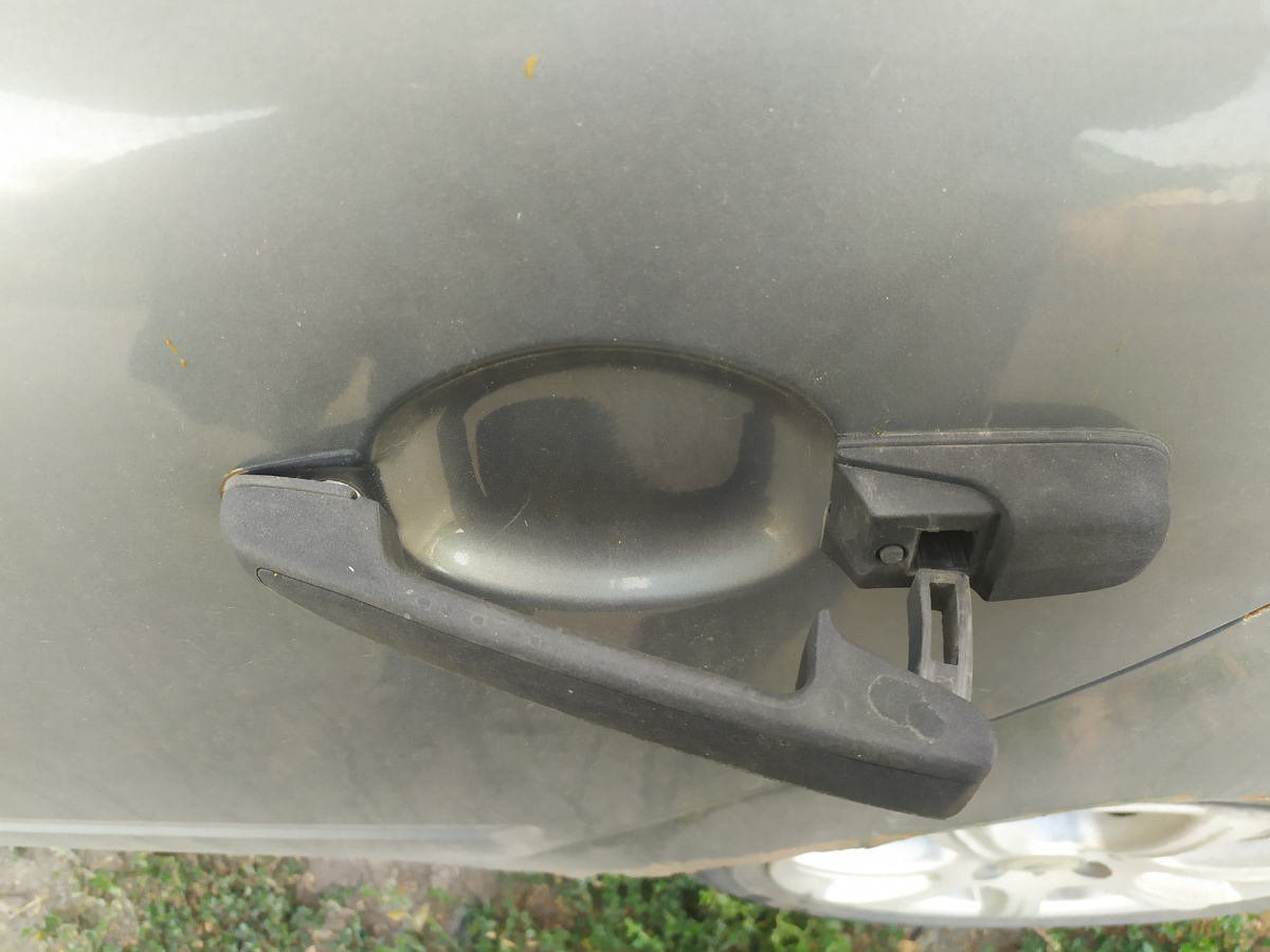 Ручка с обломленным ограничителем