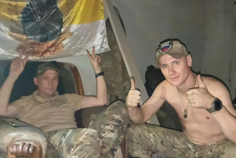    Боец штурмового отряда 10-го танкового полка с позывным Шторм (справа). Фото предоставлено героем публикации