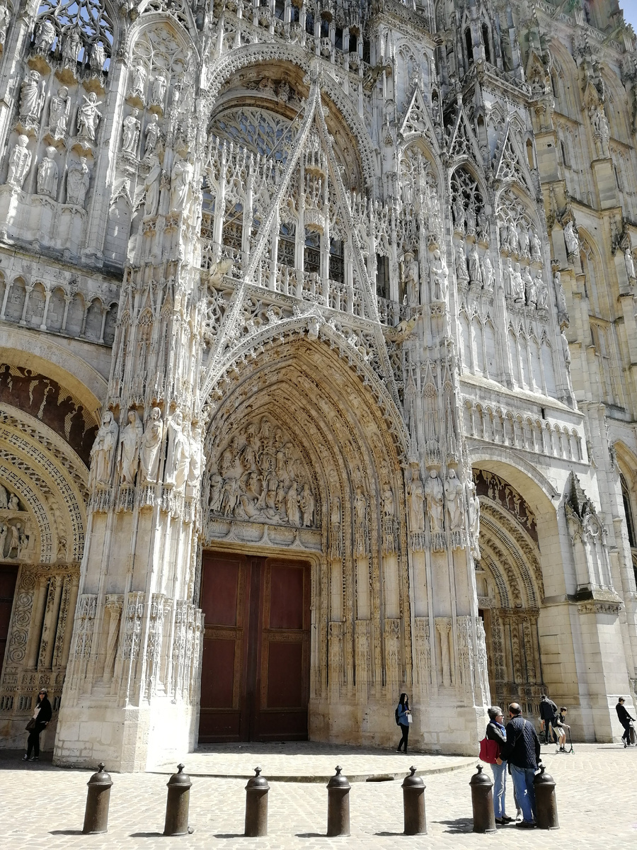 Это каменное кружево - что-то совершенно невероятное. 