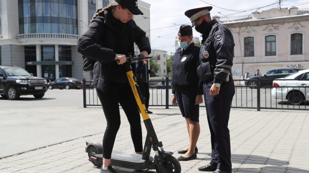 За неделю ГИБДД-ГАИ оштрафовала в Твери 19 самокатчиков