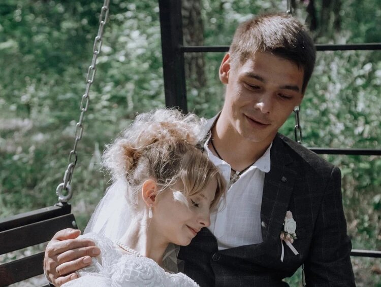 Денис и Анастасия поженились два года назад. Фото из архива семьи 