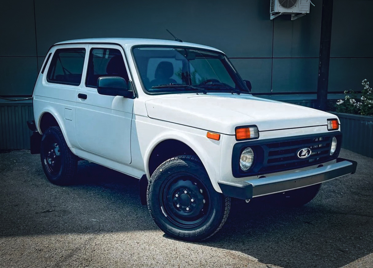 «500 тысяч за воздух?» Решил узнать, чем кроме цены отличается Niva Legend за 981 000 р. от Нивы Bronto за 1 454 000 р. Показываю отличия
