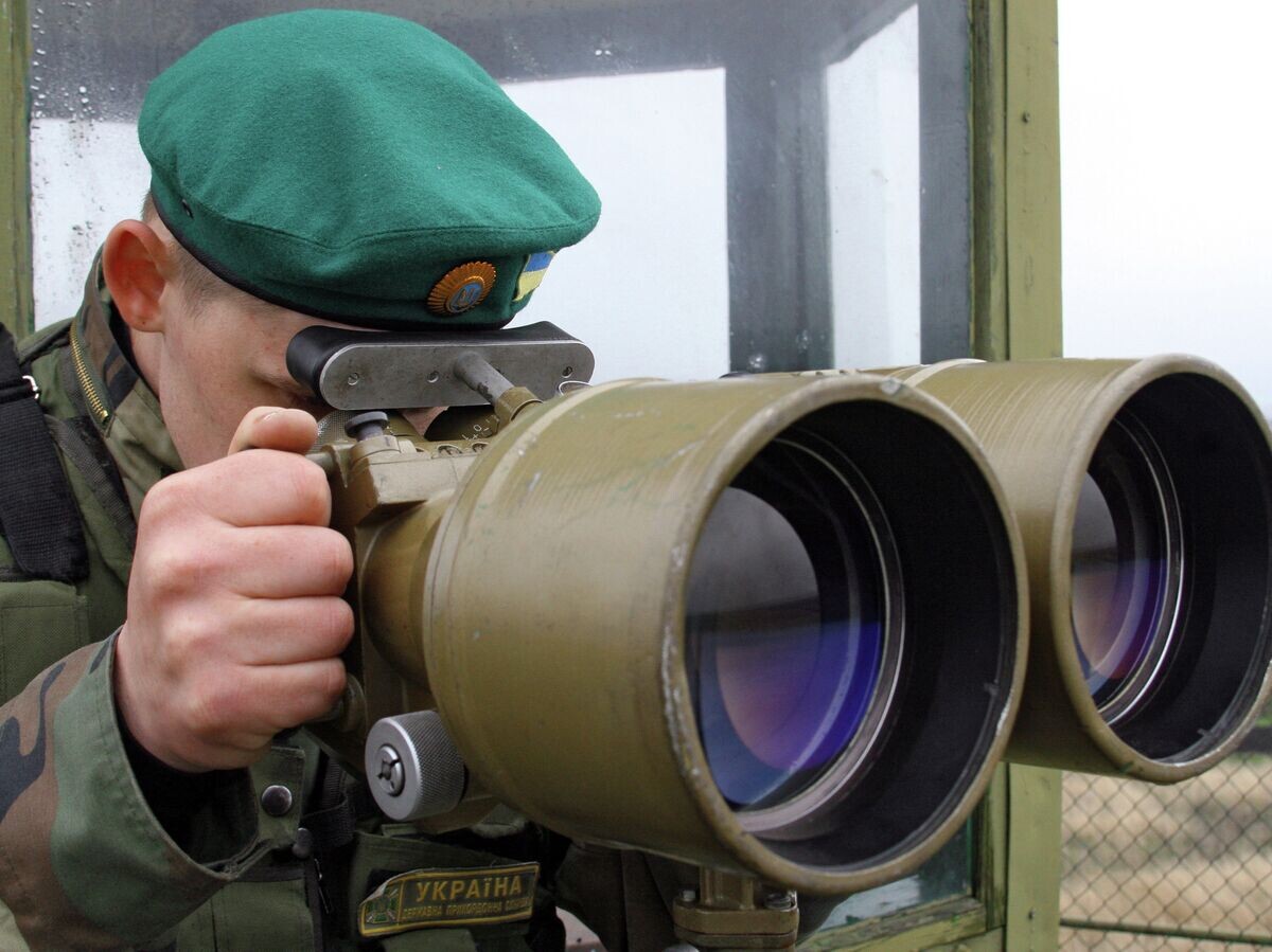    Украинский пограничник© РИА Новости / Александр Мазуркевич