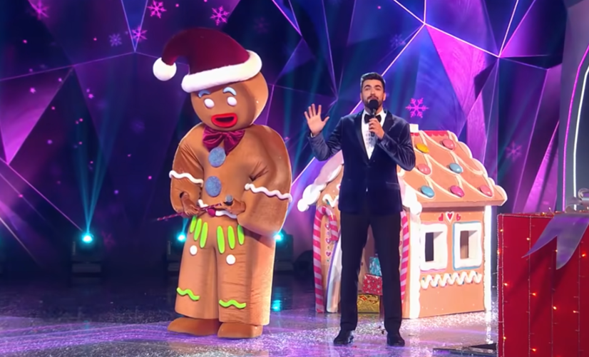 Игорь Крутой в маске Пряника. 