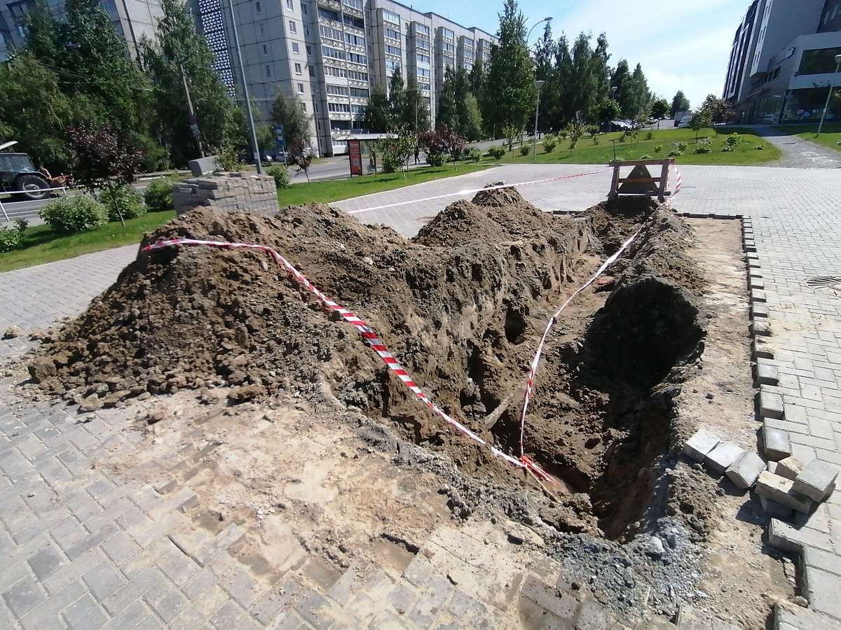    Сквер на петрозаводской Древлянке снова разрыли и бросилиМаксим Берштейн