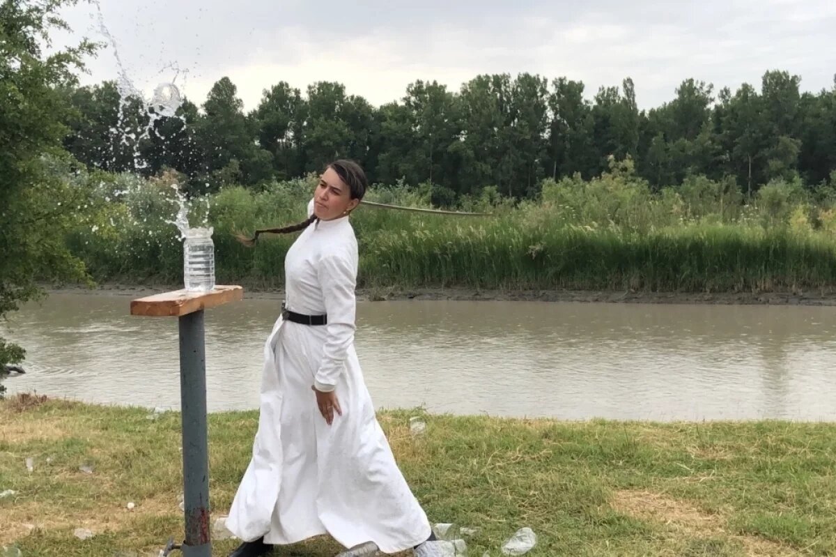    Терская казачка Ольга Ганеева освоила фланкировку и учит этому искусству молодёжь.