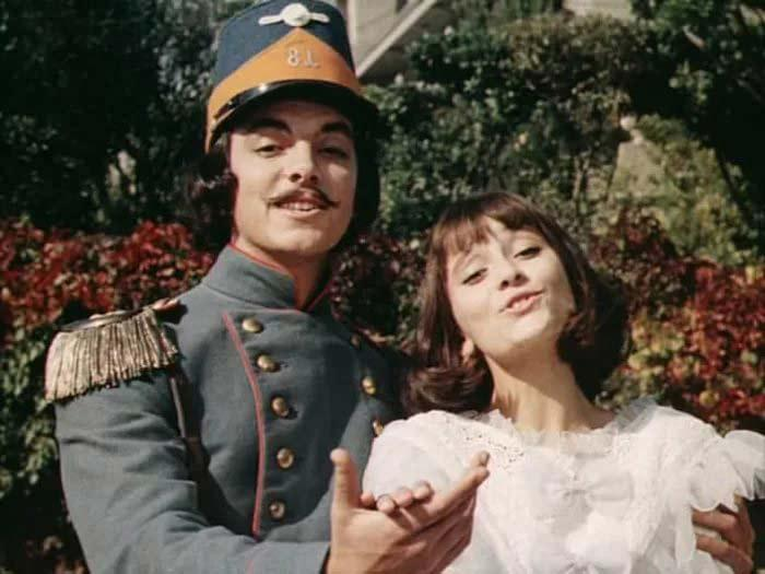 Сергей Захаров и Ия Нинидзе в фильме «Небесные ласточки», 1976