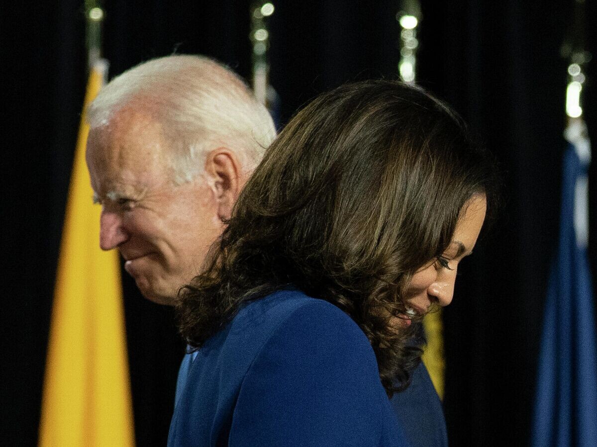    Кандидат в президенты США Джо Байден и сенатор Камала Харрис © AP Photo / Carolyn Kaster