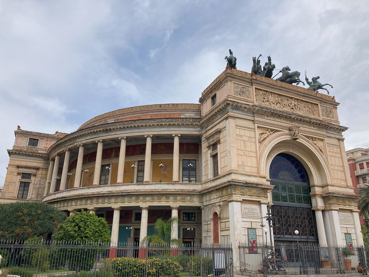 Театр Политеама Гарибальди в Палермо