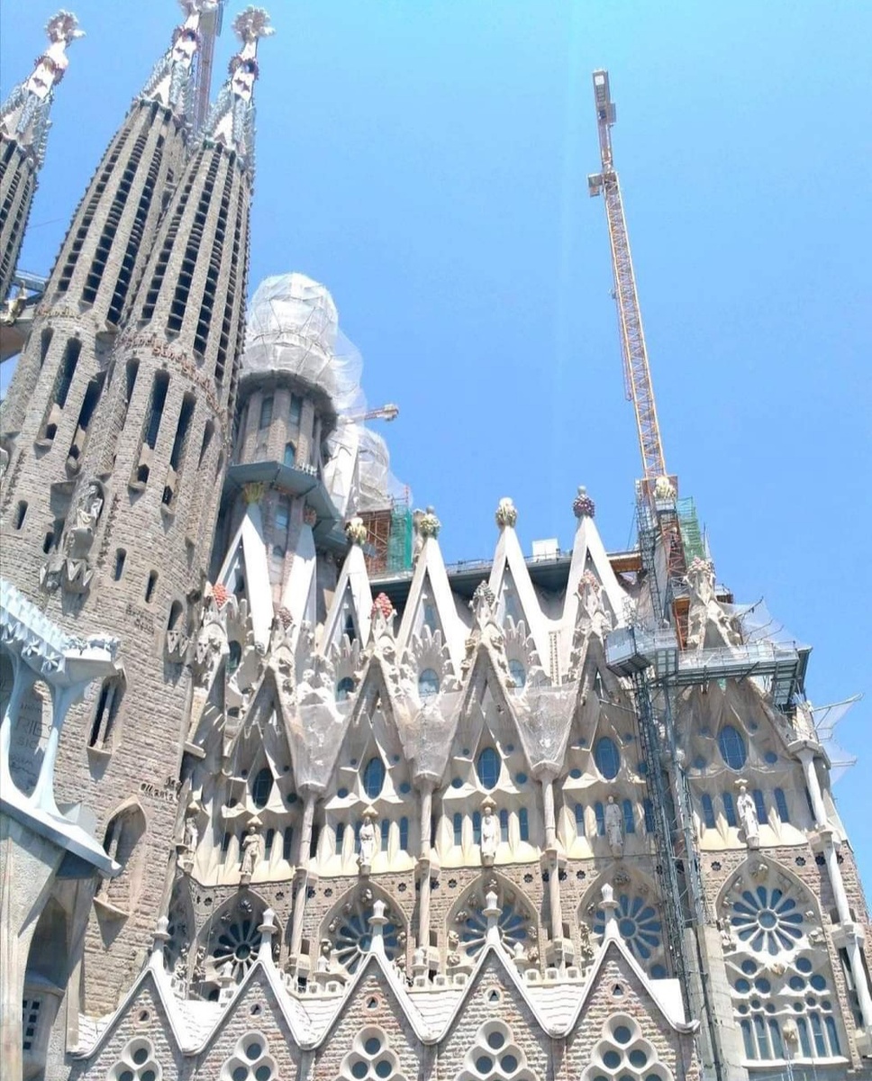 Барселона, строящийся храм Гауди