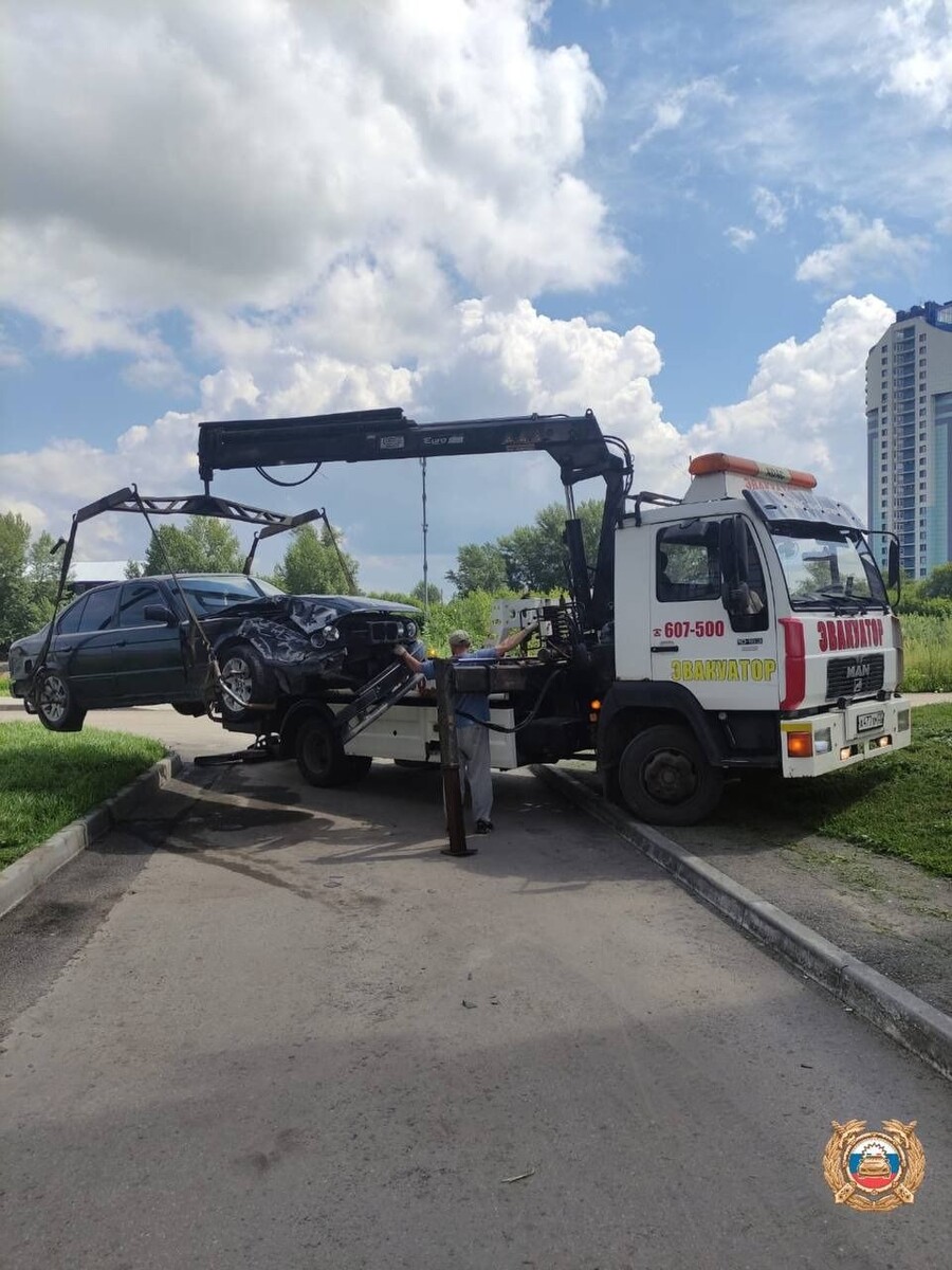    ДТП в Барнауле. Источник: пресс-служба Госавтоинспекции Алтайского края