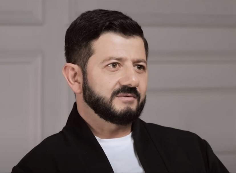 Михаил Галустян