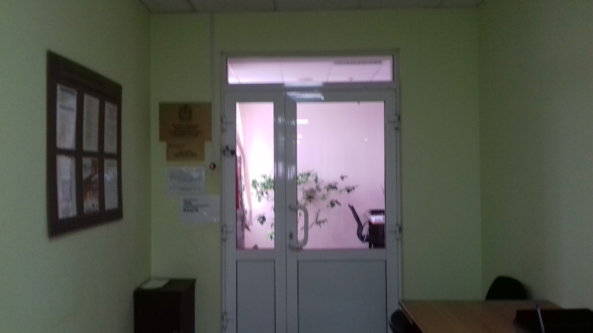 4 этаж ,кабинет 425 находится за этой дверью.