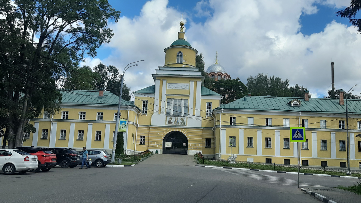 Покровсккий монастырь в Хотьково. Листайте справа налево