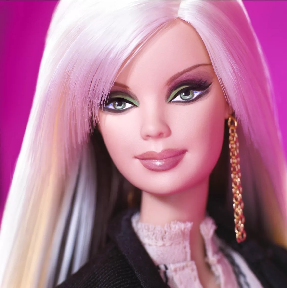 Barbie loves MAC Cosmetics 2007 barbiestyle RESTYLED DOLL CATALOG