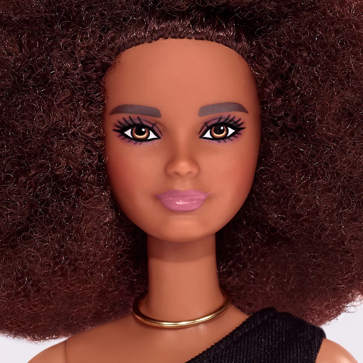 Barbie loves MAC Cosmetics 2007 barbiestyle RESTYLED DOLL CATALOG
