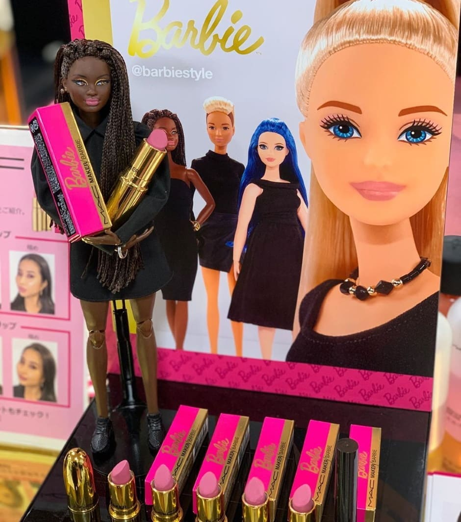 Barbie loves MAC Cosmetics 2007 barbiestyle RESTYLED DOLL CATALOG