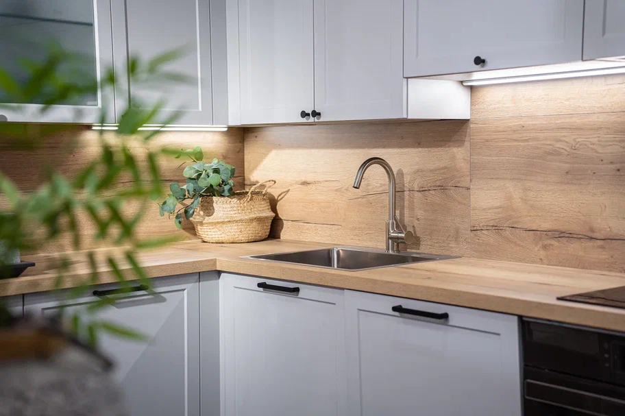 Кухня ФРЕСКО (МДФ+ПВХ). Фото в салоне Первой мебельной фабрики (СПб, Московский пр., д. 79)