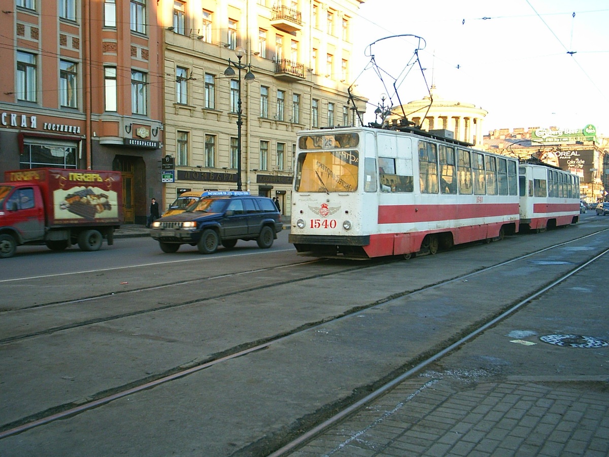 2006 г., Лиговский просп., СМЕ из вагонов ЛМ-68М, маршрут № 25