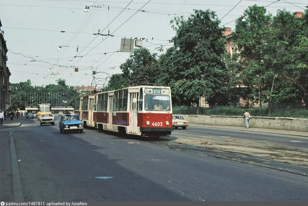 1988 г., г. Ленинград, Лиговский просп., СМЕ из вагонов ЛМ-68М, маршрут № 10, фото https://pastvu.com/p/1487811