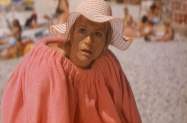 Кадр из фильма "Старая дева", 1972