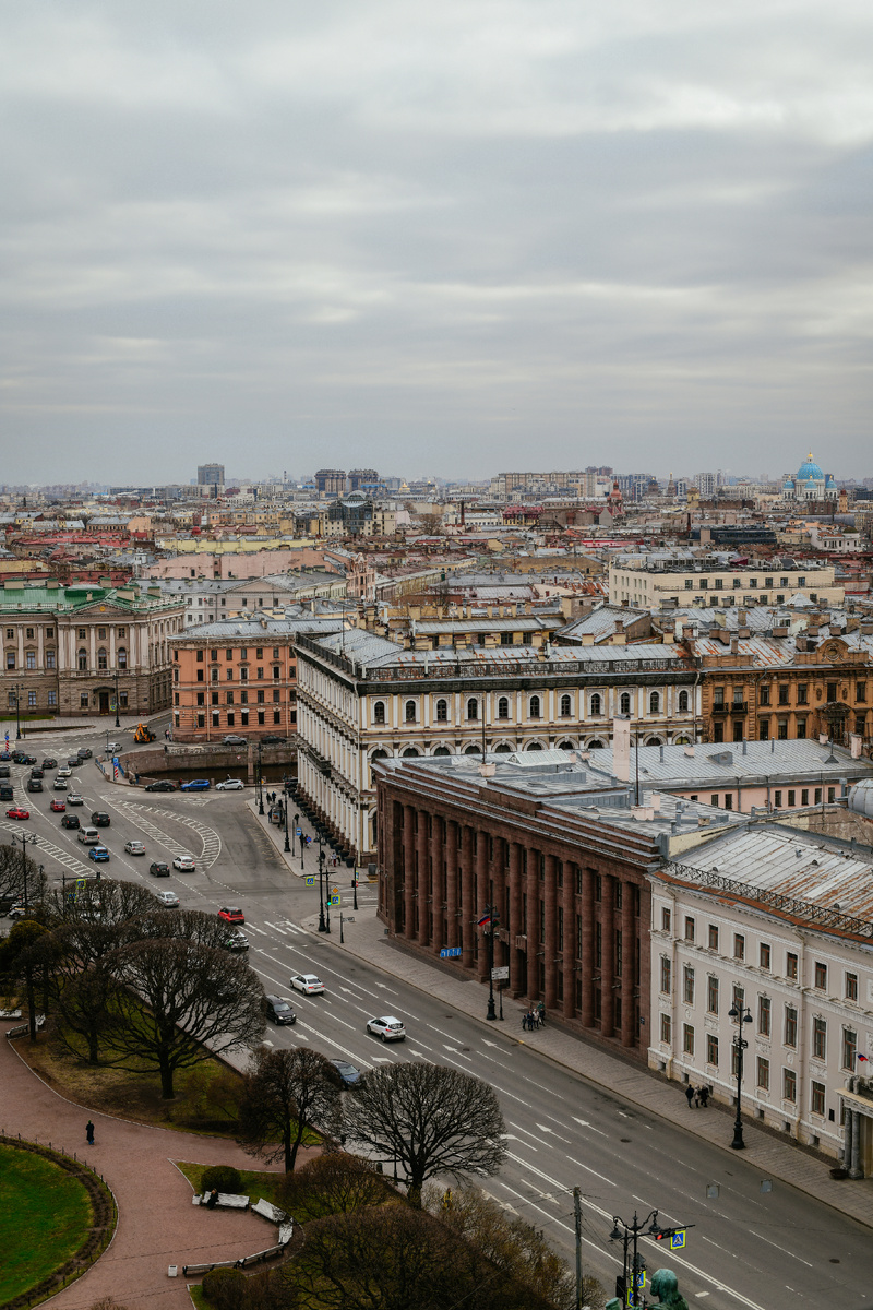 Вид с колоннады Исаакиевского собора.