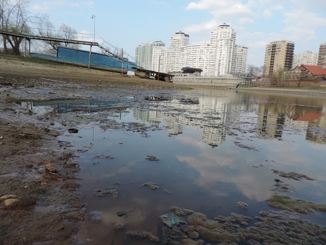 По следующему адресу в городе. По следующему адресу в городе